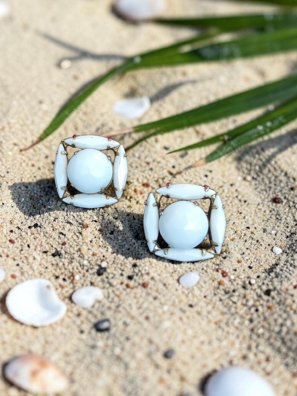 Vtg 1960s White Statement Stud Earrings Clip Ons